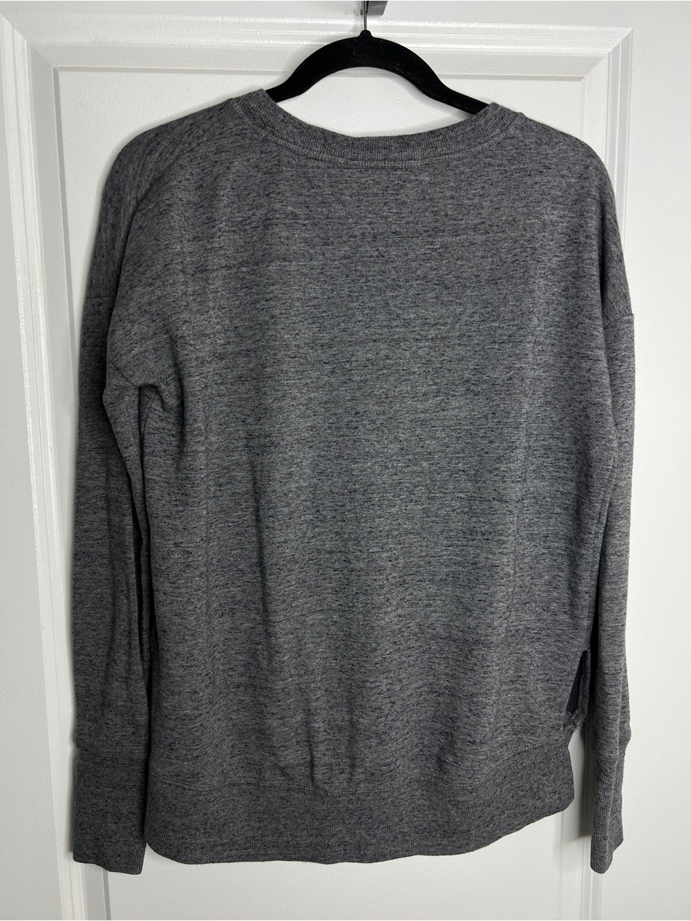Athleta Coaster Luxe Crewneck Sweatshirt Gray Size Small Thumbholes